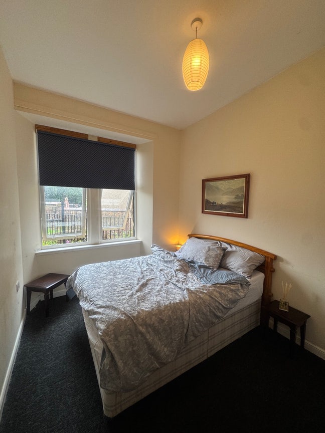 Double room in Paisley town centre - Canal Station Main Photo