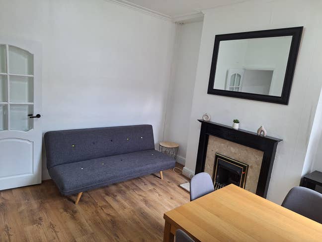 Newly renovated 3 bedroom house in L6 Main Photo
