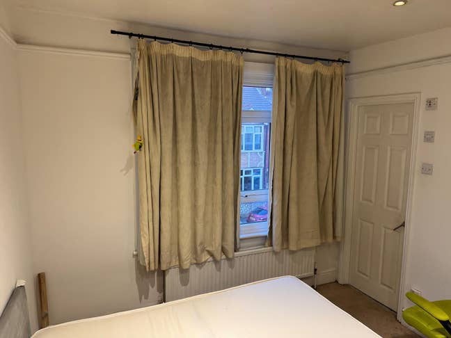 Furnished room available to rent Main Photo