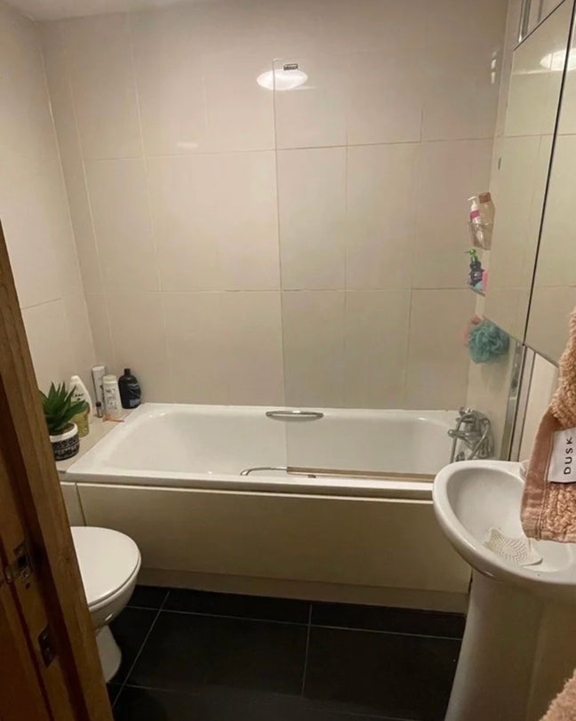 URGENT!! En-suite + private balcony in Zone 1  Main Photo