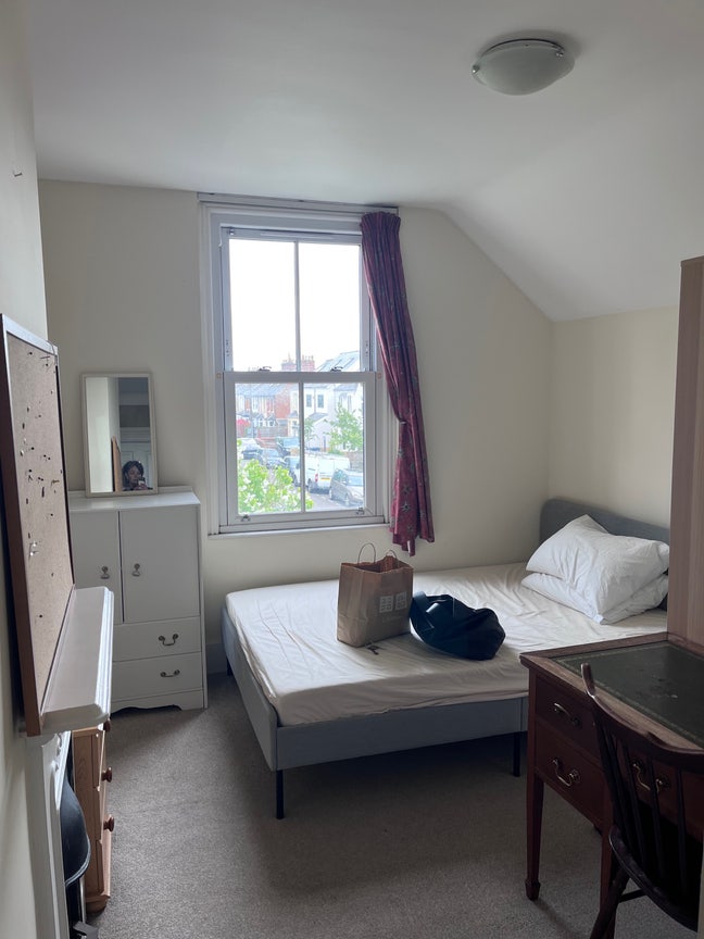 Cosy room on Magdalen Road Main Photo