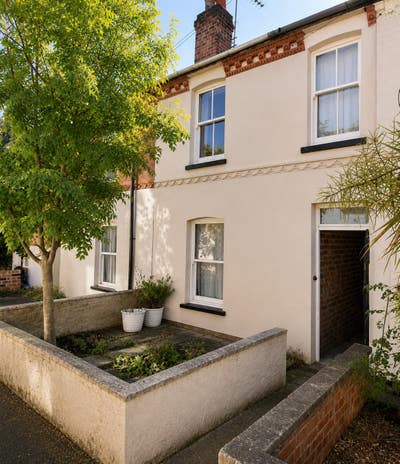 Newly Renovated - 3 Bedroom Home - Bills Included Main Photo