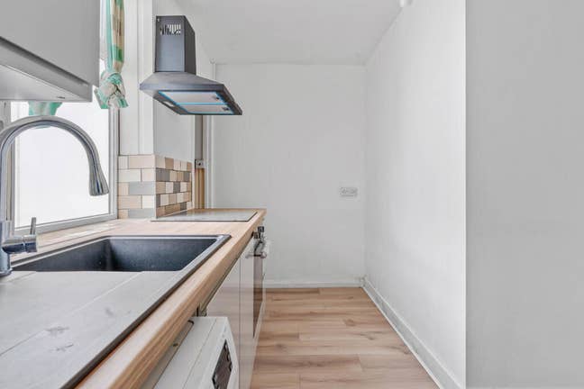 Student House in Canley, Double Bedroom Ensuite Main Photo