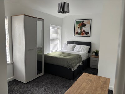 Newly reburbished house Main Photo