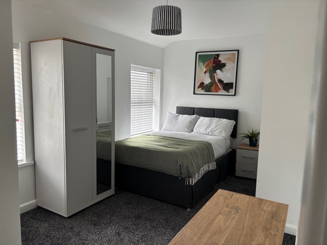 Newly reburbished house Main Photo