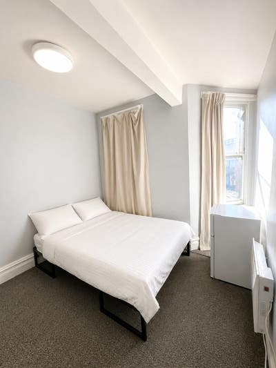 Seven Sisters Double Room|1 Person|0 Deposit Main Photo