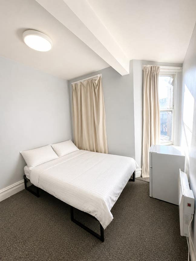 Seven Sisters Double Room|1 Person|0 Deposit Main Photo