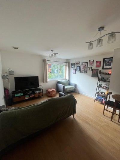 Furnished 1-Bed Apartment with Parking & AC Main Photo