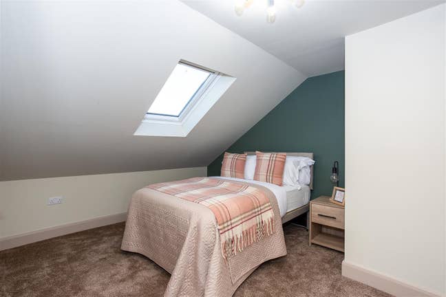 Luxury en-suite Rooms in Professional House Share Main Photo