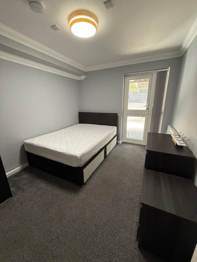 Double En-suite Room in Shared House. Main Photo