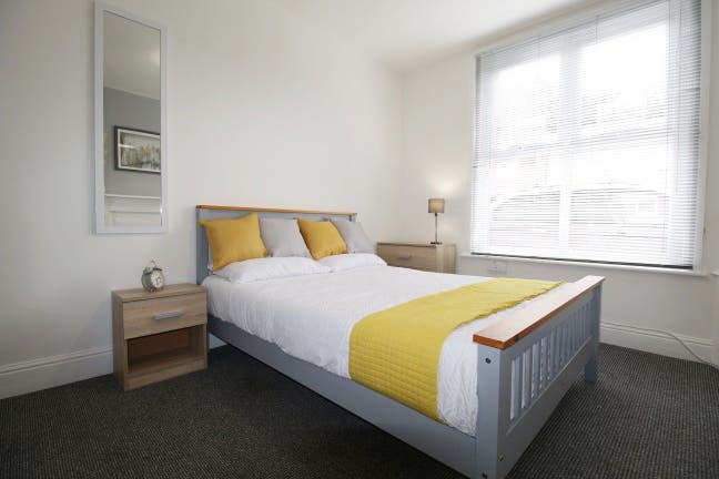 🌆 Bright Furnished Double Room|All Bills Included Main Photo