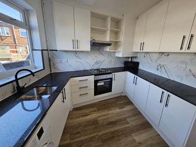 3 bed flat In Kingsbury!  Main Photo