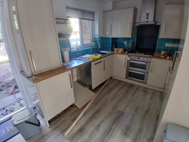 Lovely room in great house in quiet location Main Photo