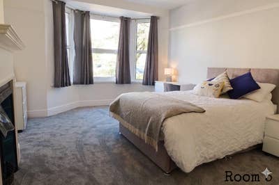 1 Room Available!! Just off of Mutley!!! Main Photo