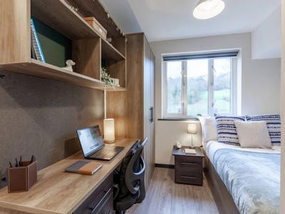 Large Room with Ensuite based at Leather Works LS7 Main Photo