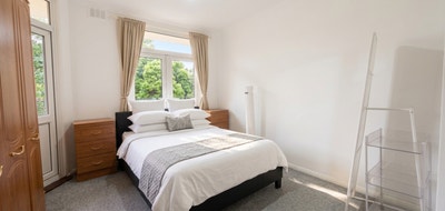 Self contained 2‑Bedroom Apartment Minutes from QA Main Photo
