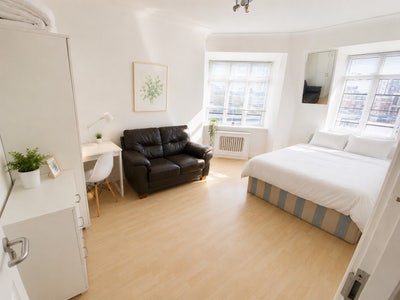 Bright Double Room 5 Min from Oxford Street Main Photo