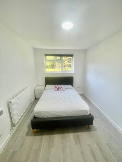 Double room with En-suite and study room  Main Photo