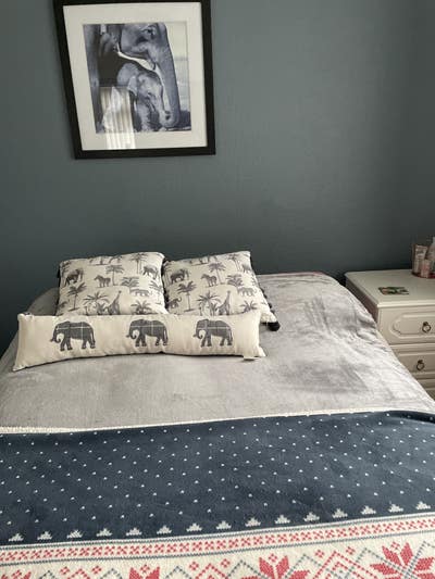Double room available in semi detached house  Main Photo