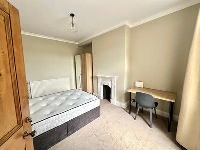 Professional house share Halifax Main Photo