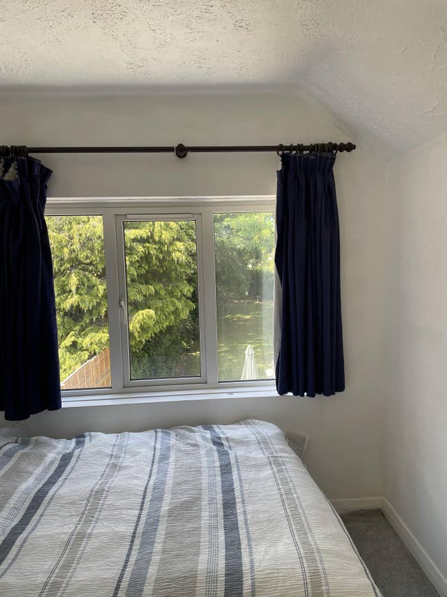 🚪 Double Room with Ensuite in Quiet, Well-Located  Main Photo