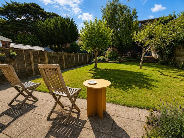 5 Bed Shared House – Town Centre, Train, JPM & RBH Main Photo