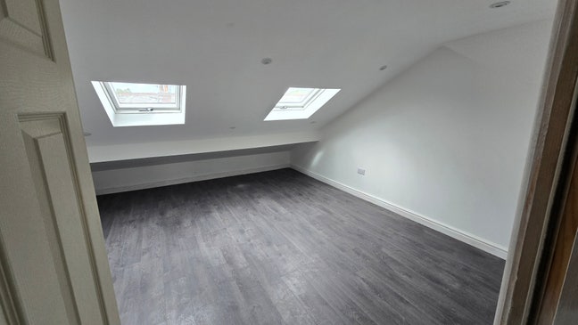Spacious 4‑Bed on Filey Road – Furnished Main Photo