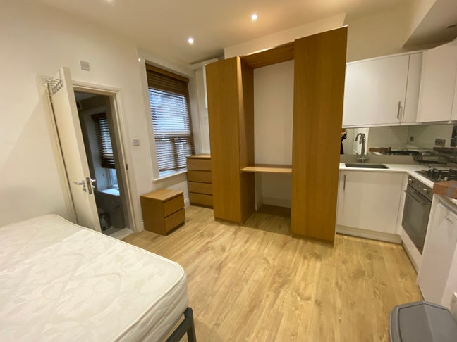 Self Contained cosy studio - N3 Main Photo