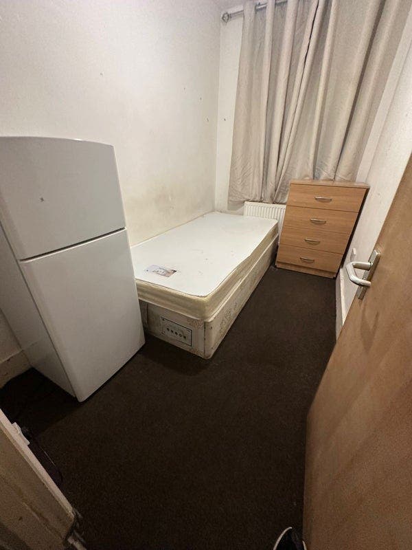 🛏️✨ Single Room to Let in - Neasden Main Photo