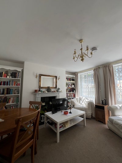 Double Room Available in Mile End Main Photo