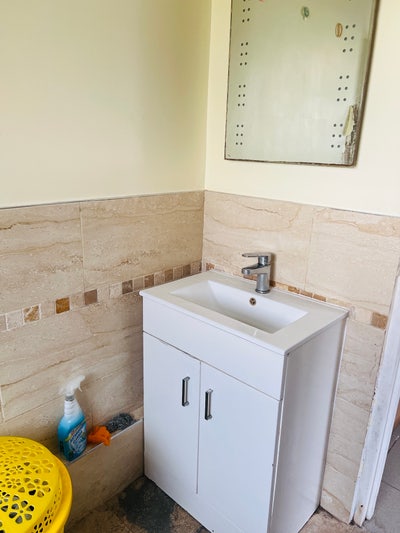 Single room available for rent  Main Photo