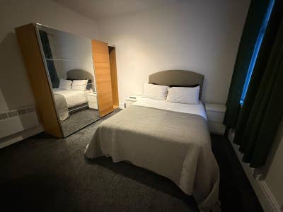 ✨Bright Double Room in Clean Professional House   Main Photo