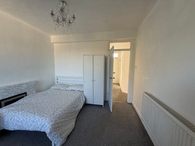 Updated- Secure/bright/quiet 25/08-12/09 ShortLet Main Photo