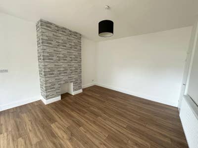 1 Bedroom Terrace Property in Morley LS27 Main Photo