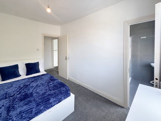  En suite & 2 Double Rooms 10 min Archway Station Main Photo