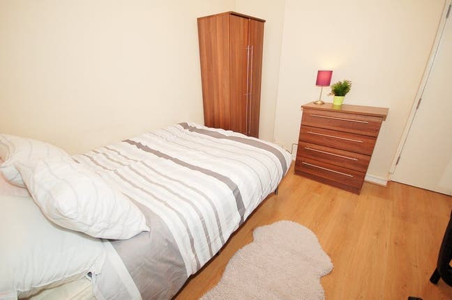🏪Spacious Rooms Near Westfield Main Photo