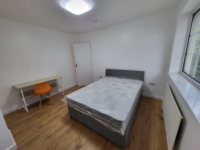 Double Room available in shared HMO Property Main Photo