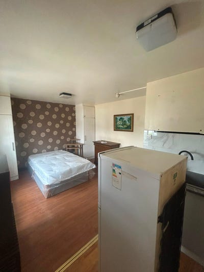 DSS-Studio Flat Available in Feltham Hounslow TW4 Main Photo