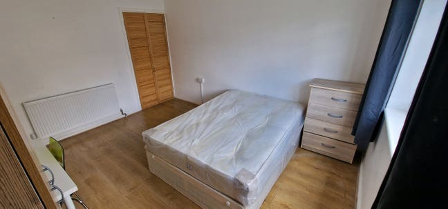 Four Rooms in Mile End Station near Queen May Uni Main Photo
