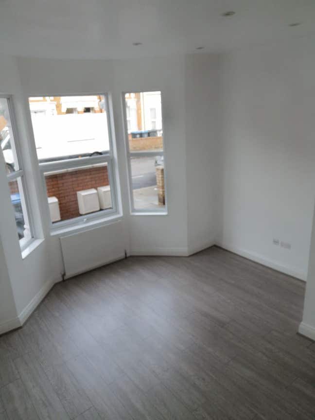 Room to Rent - Tunley Road, NW10 9JS Main Photo