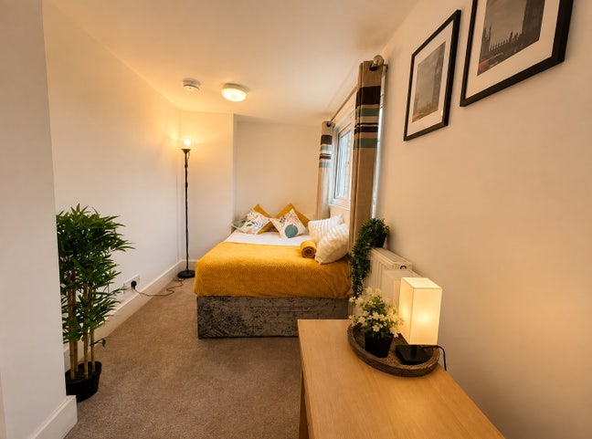 😮 Stylish Luxury Spacious Property*  # 37Totland Main Photo