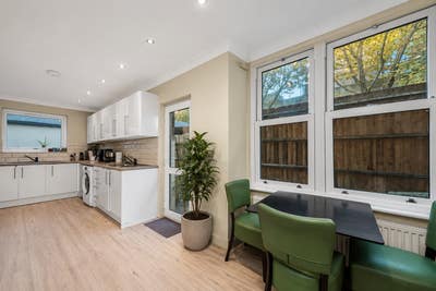 Bright Double Room | Garden | All Bills Included | Main Photo