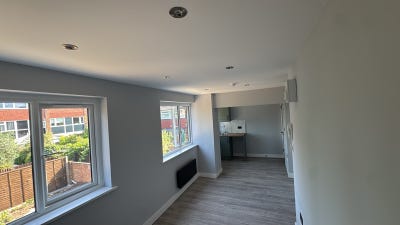 DSS-Studio Flat Available in Twickenham TW10 Main Photo