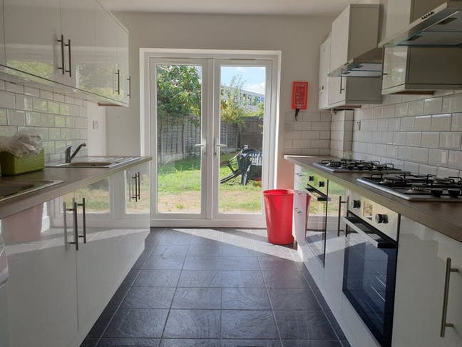 RM7, Cozy Double, Quiet House, Bills Included Main Photo