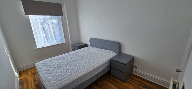 Double BedRoom Available, M8 Cheetham Hill FEMALE Main Photo