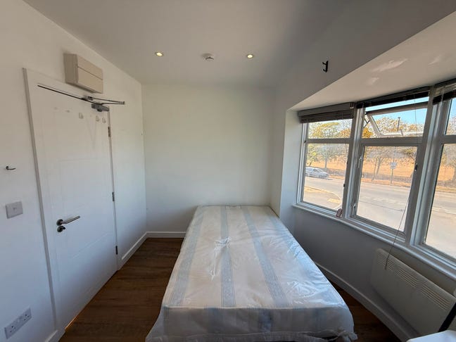DSS - Studio Flat Available in Northolt Ealing UB5 Main Photo