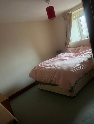 Double bedroom available  Main Photo