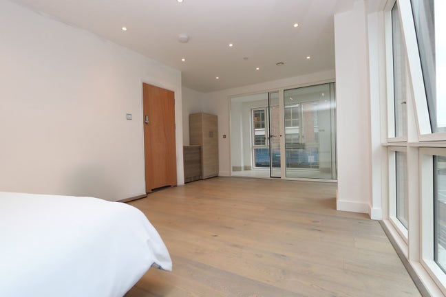 Stunning Modern Double with Balcony-Canary Wharf Main Photo