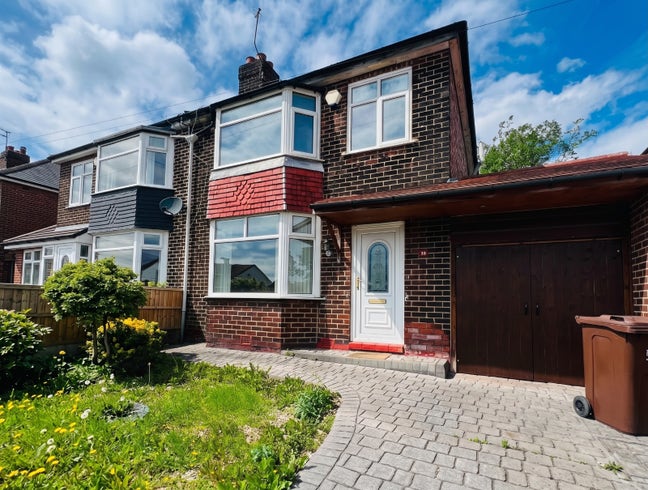Spacious 3-Bedroom House in Salford – M5 5JN Main Photo