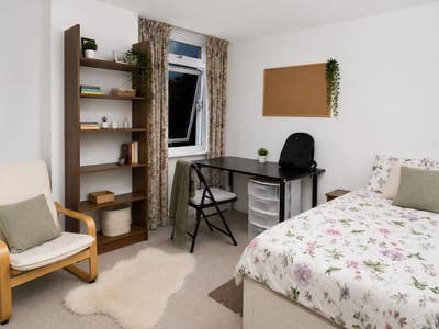 Room Available in Clifton Village, BS8 4JH | Main Photo